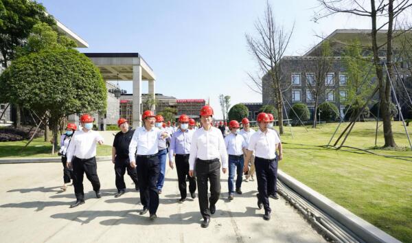 奋战27天 争取“一号工程”建设首胜 ——js6666zs金沙集团现场调研督导金牛宾馆改（扩）建工程侧记