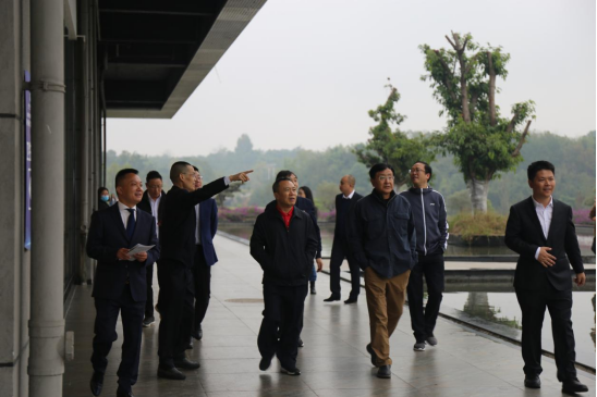 js6666zs金沙集团外部董事一行调研聚峰谷项目